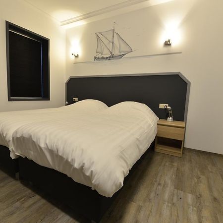 Havenzicht Westkant Dinteloord Buitenkant foto